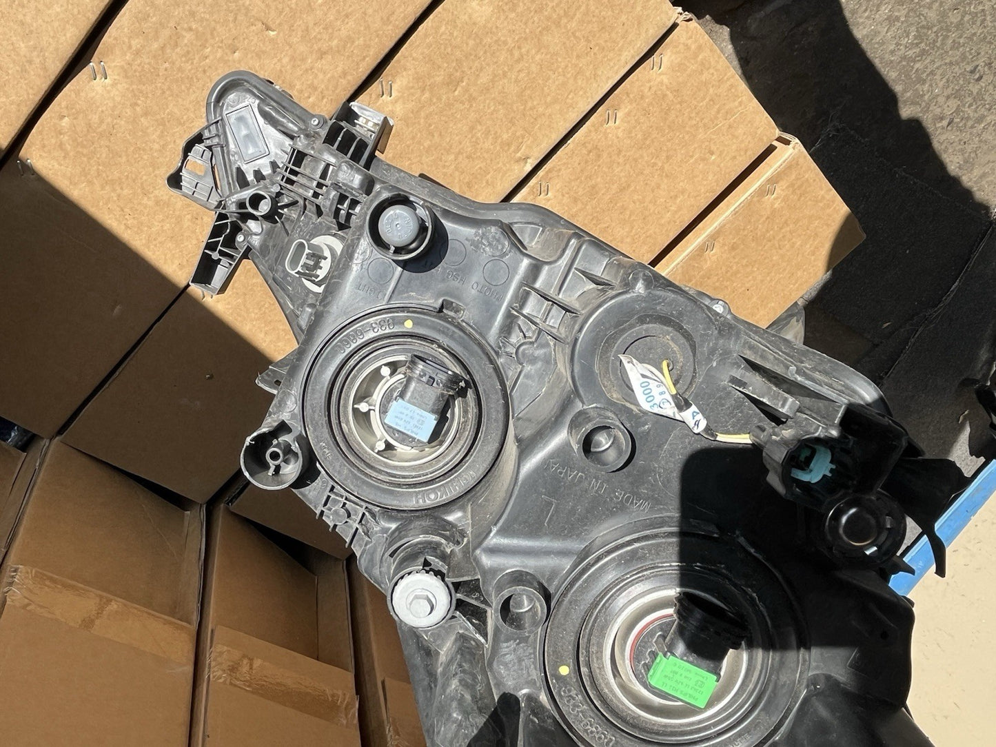 2019-2022 Nissan Altima Headlight Driver Side (damaged From The Back)