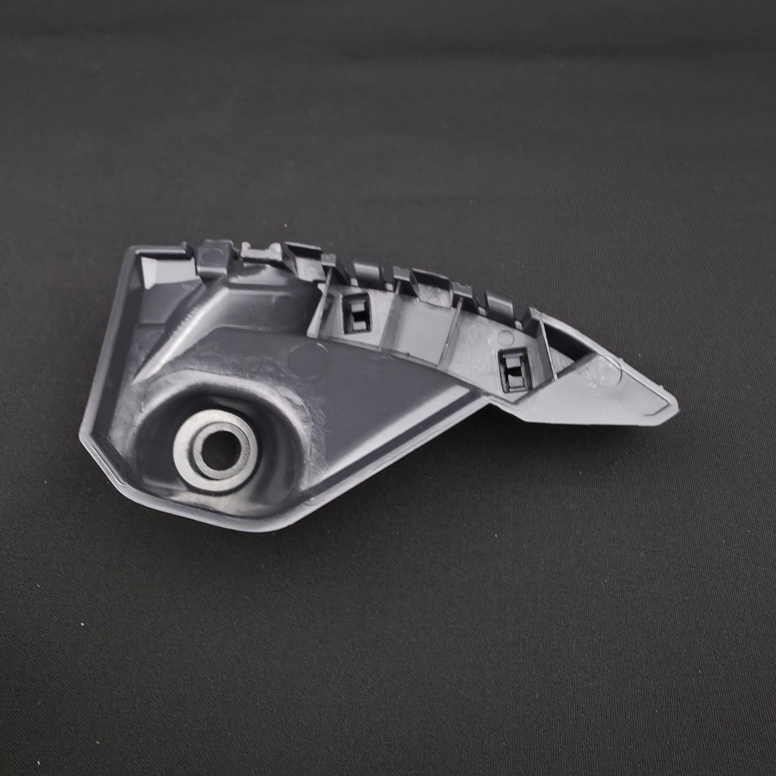 Tesla Model X 2021–2025 Left Front Bumper Mounting Bracket