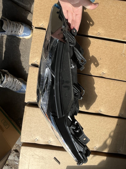 2018-2020 Toyota Camera Left (driver Side ) Headlight