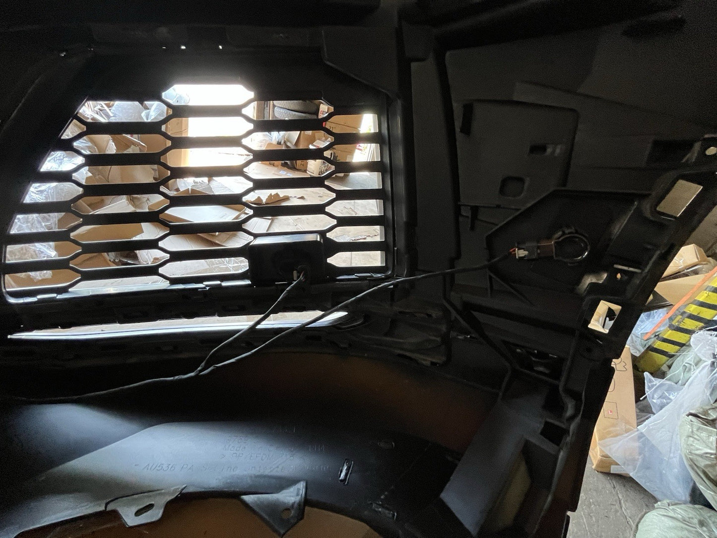 2020 - 2024 Audi Q7 Front Bumper Cover Assembly White, And Black