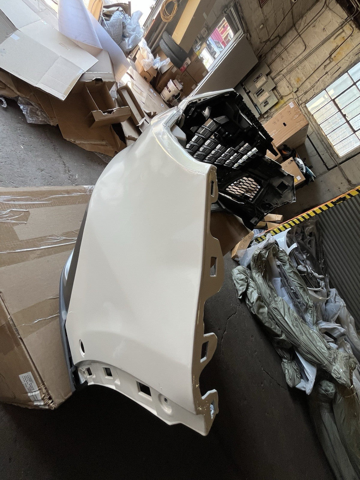 2020 - 2024 Audi Q7 Front Bumper Cover Assembly White, And Black