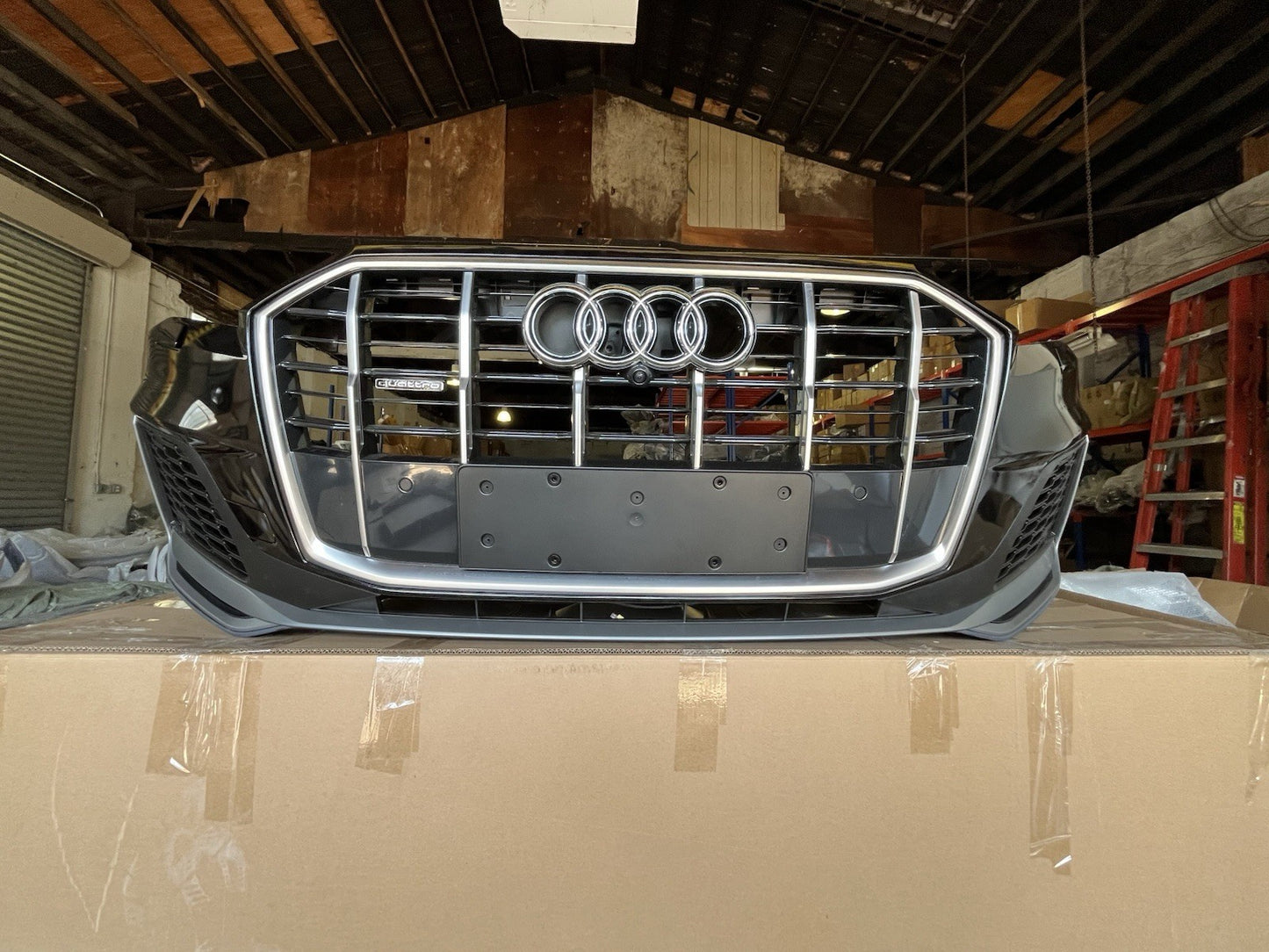 2020 - 2024 Audi Q7 Front Bumper Cover Assembly White, And Black