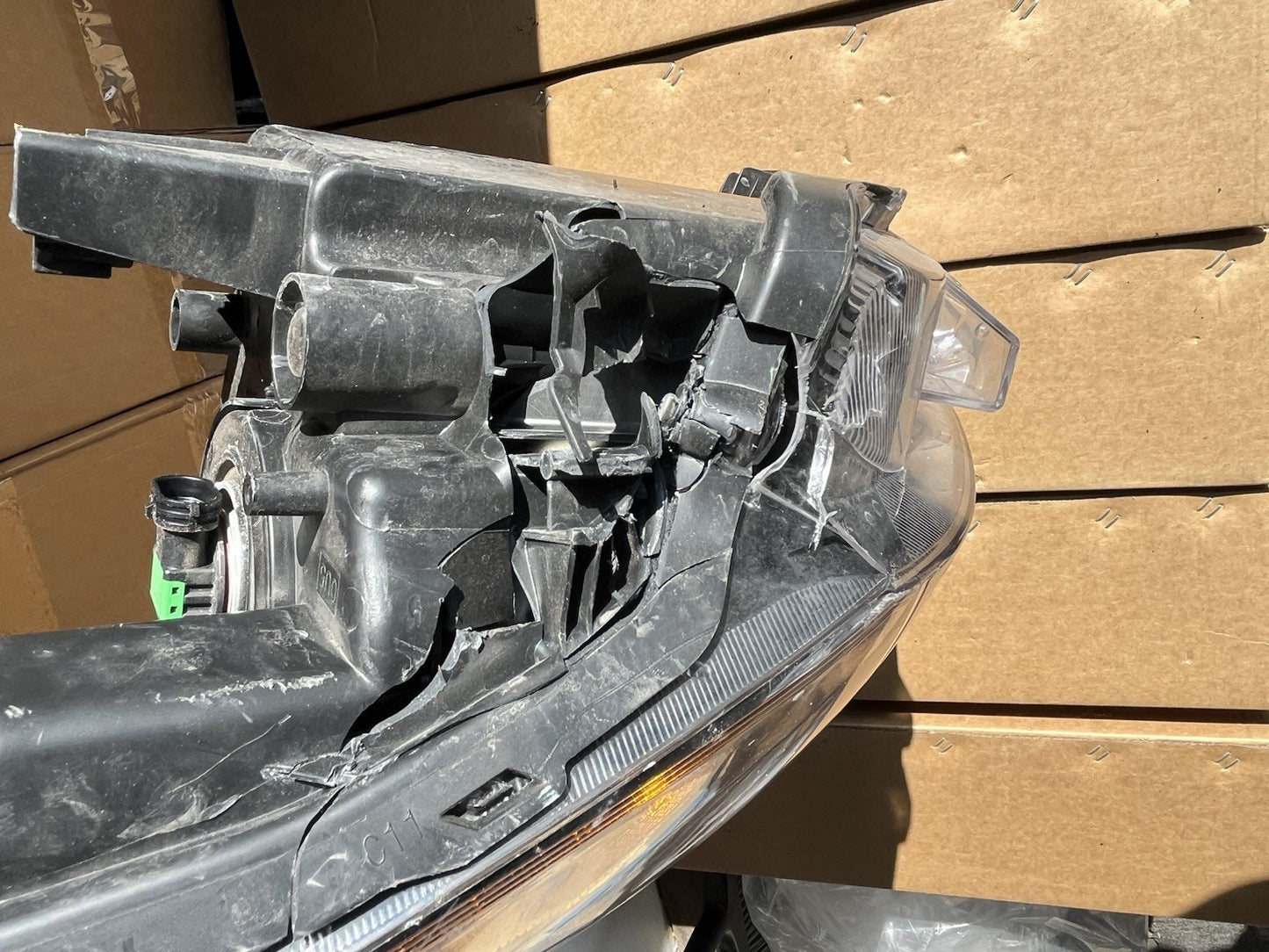 2019-2022 Nissan Altima Headlight Driver Side (damaged From The Back)