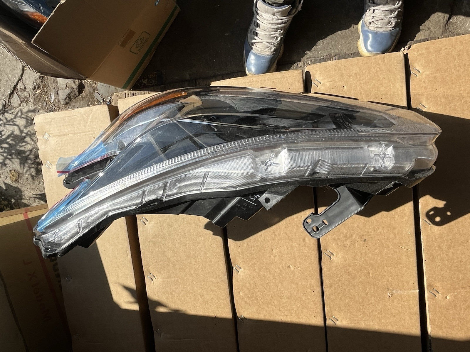 2018 Nissan Murano Headlight Left Side (driver Side ) OEM