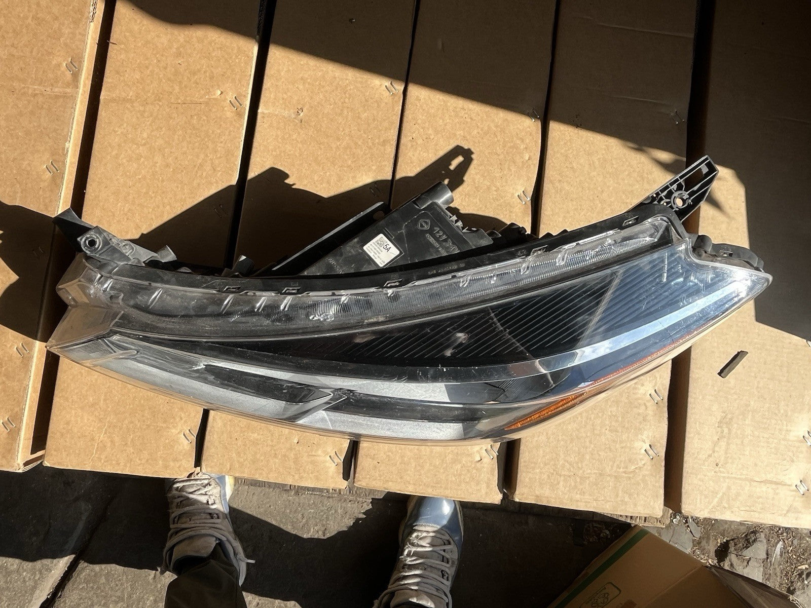 2019-2022 Nissan Altima Headlight Driver Side (damaged From The Back)